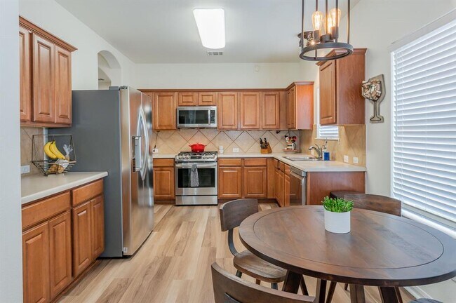 Building Photo - 4004 Rocky Shore Ln