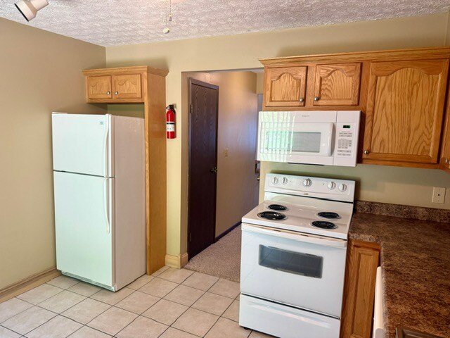Building Photo - 1616 Spring Valley Dr
