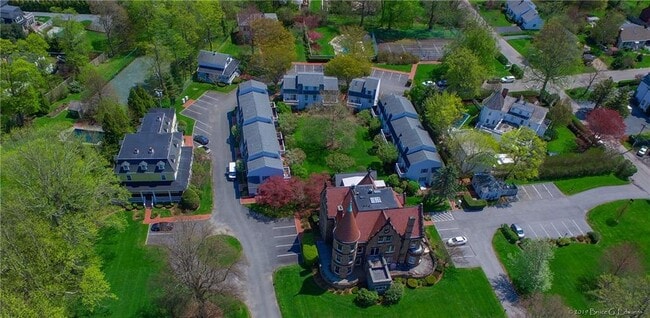 Building Photo - 364 BELLEVUE Avenue UNIT W S