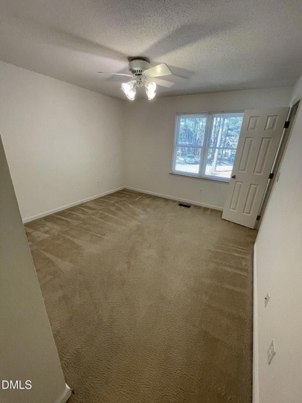 Building Photo - 121 Winners Cir