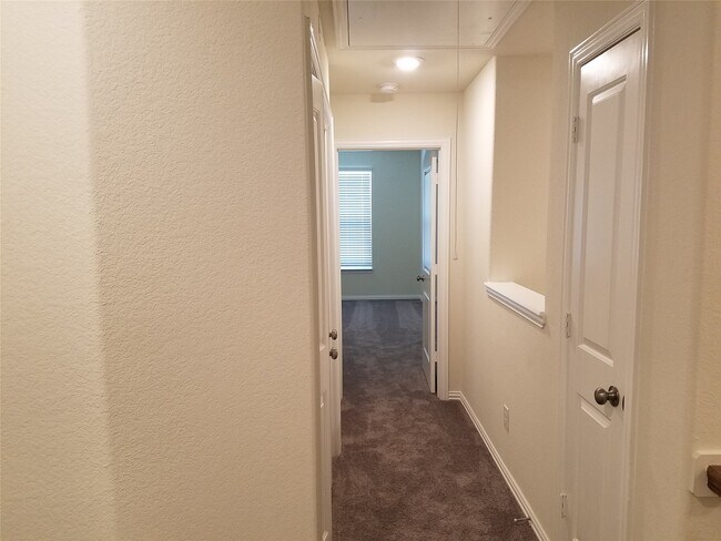 Building Photo - 218 Moon Dance Ct