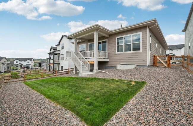 Building Photo - Contemporary 3Bed/2Bath House in Castle Rock