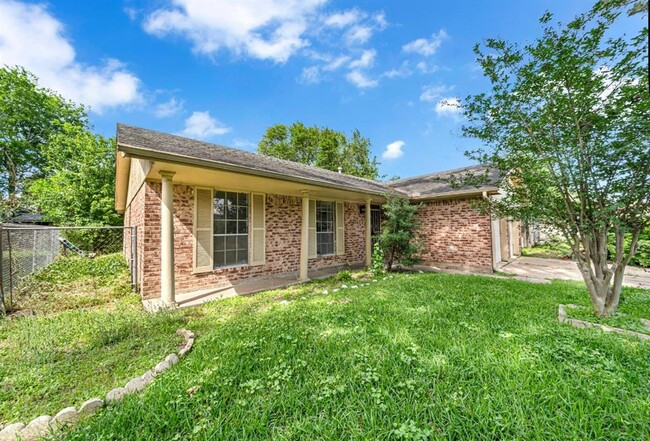 Building Photo - 8447 Sterlingshire St