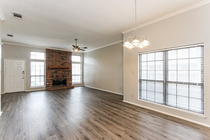 Building Photo - 1435 Colborne Dr