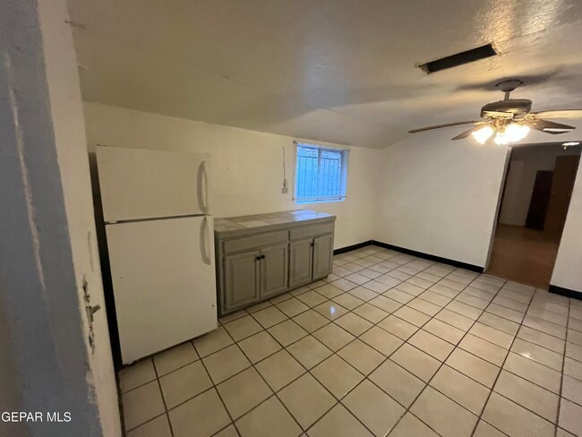 Building Photo - 6389 Salas Ln