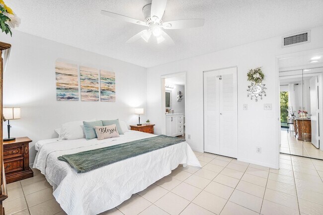 Building Photo - 7321 Amberly Ln