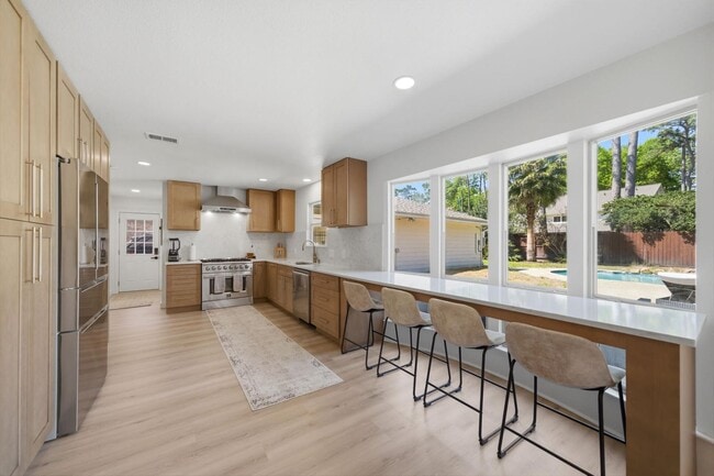 Building Photo - 5610 Court of Lions St