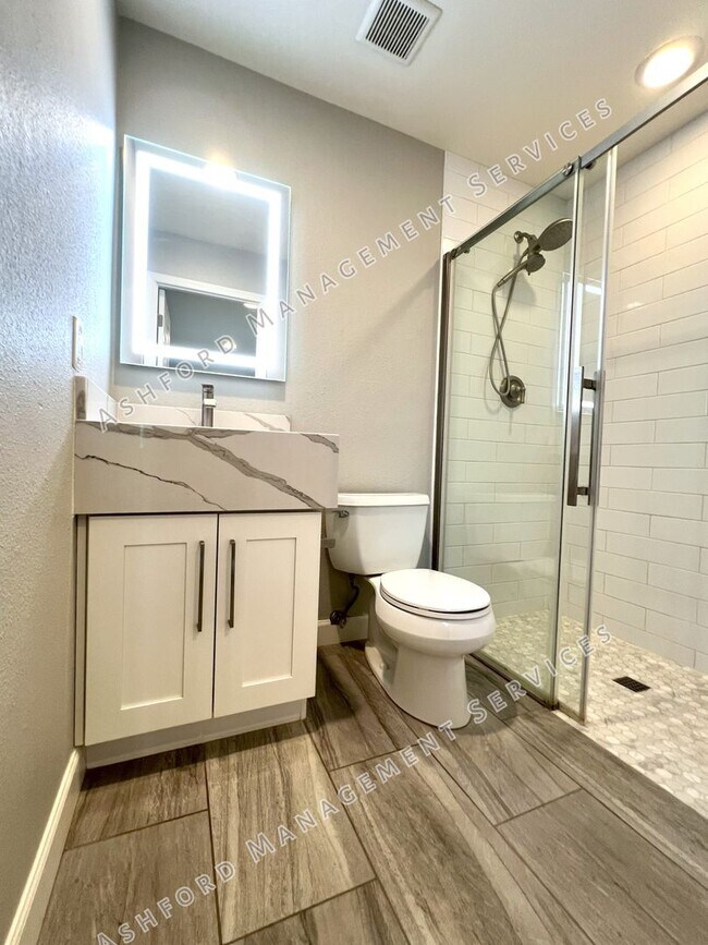 Building Photo - REMODELED 3 BEDROOM 2 BATH GEM WITH DETACH...