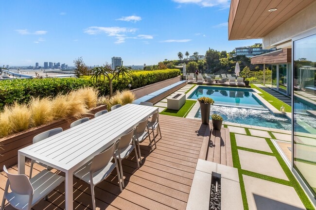 Building Photo - 1439 Devlin Dr