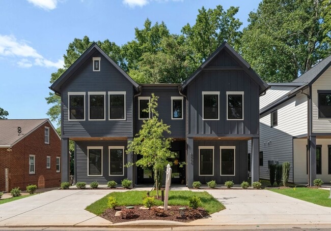 Building Photo - 2008 St John St