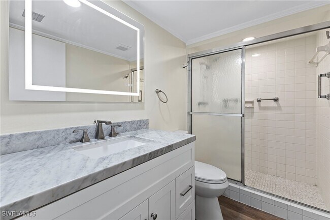 Building Photo - 3000 Gulf Shore Blvd N