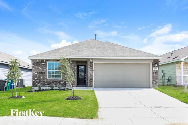 Building Photo - 10719 Vinateros Dr