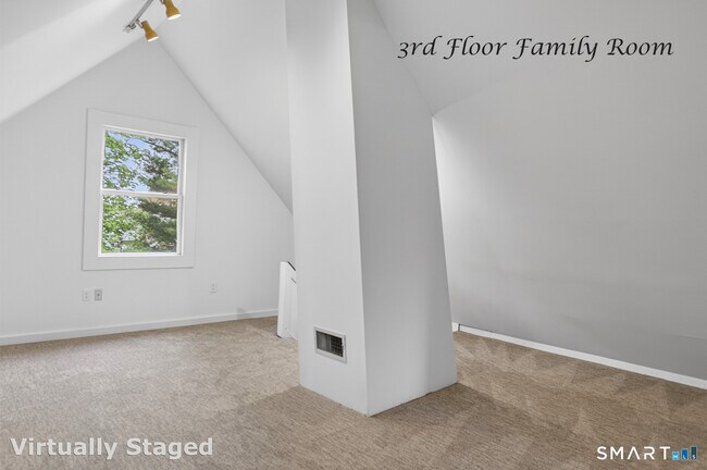 Building Photo - 95 Parrott Ave