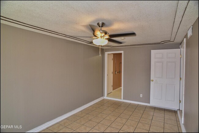 Building Photo - 9004 Acatlan Ln