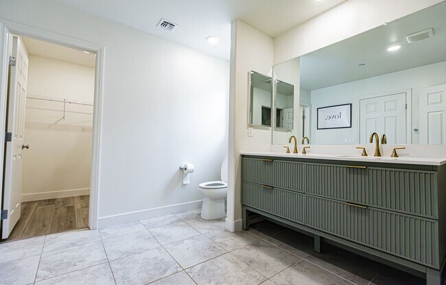 Building Photo - Beautiful 2-story home in a gated community