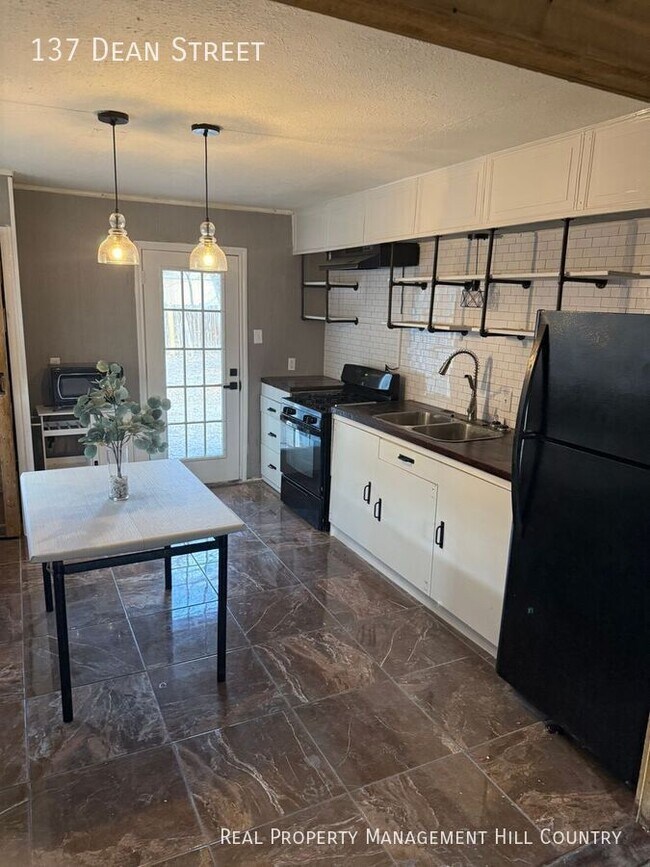 Building Photo - 137 Dean St