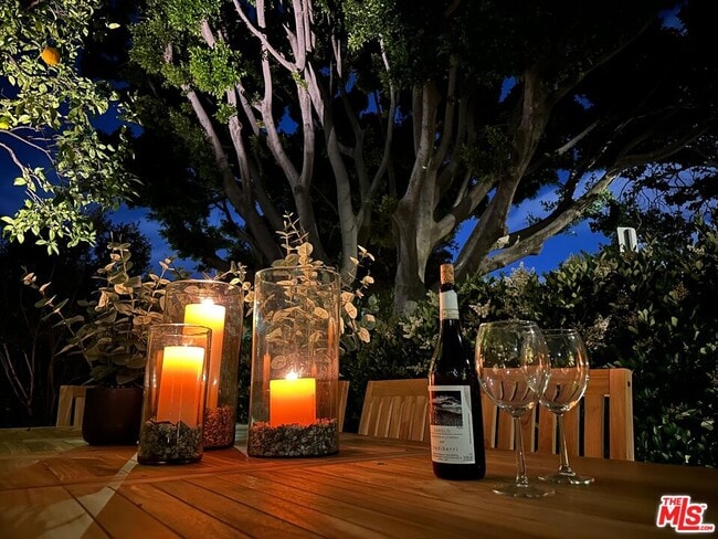 Building Photo - 466 N Harper Ave