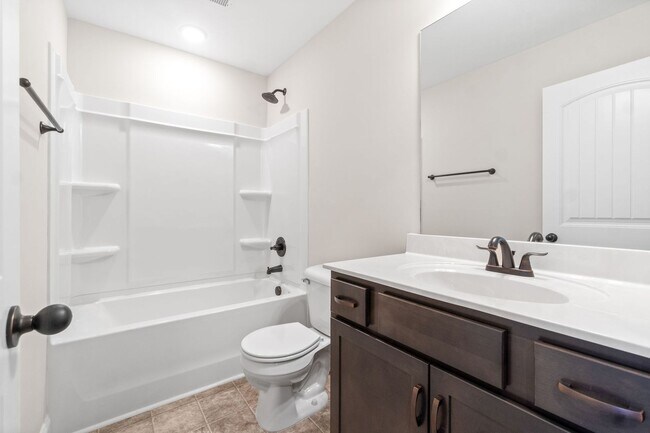 Building Photo - Pet Friendly Three Bedroom!