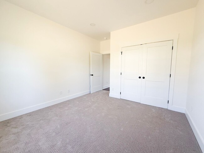 Building Photo - Brand-New 3-Bedroom Home with 2-Car Garage, Covered Porch, and Modern Finishes