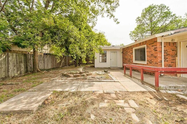 Building Photo - 1316 Royster Rd