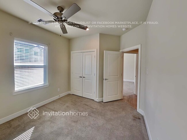 Building Photo - 10530 Executive Lake Dr