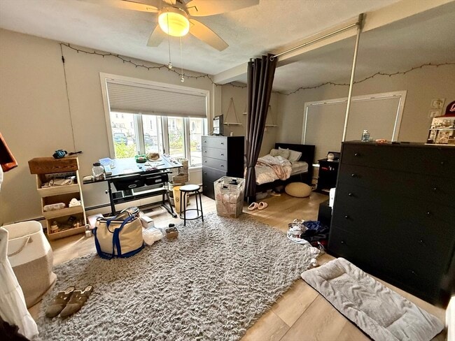 Building Photo - 15 Putnam St