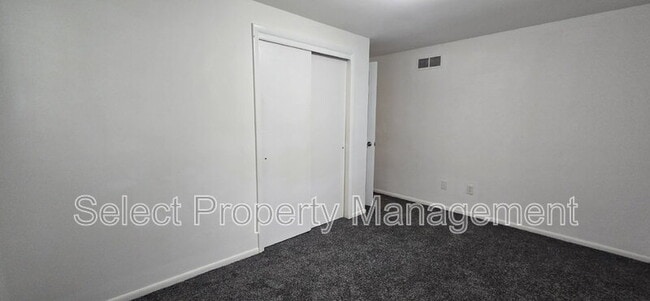Building Photo - 7001 Blake Dr