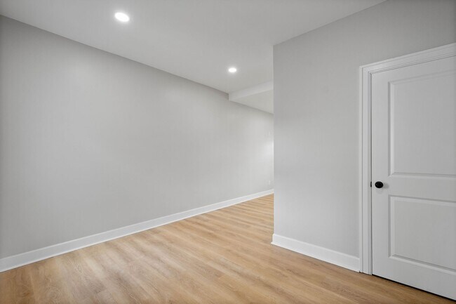 Building Photo - Stunning 2 bedroom home in Ambridge available July 1!