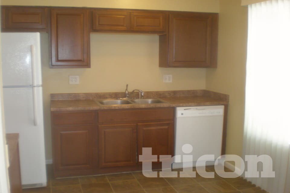 Building Photo - 10025 W Coggins Dr