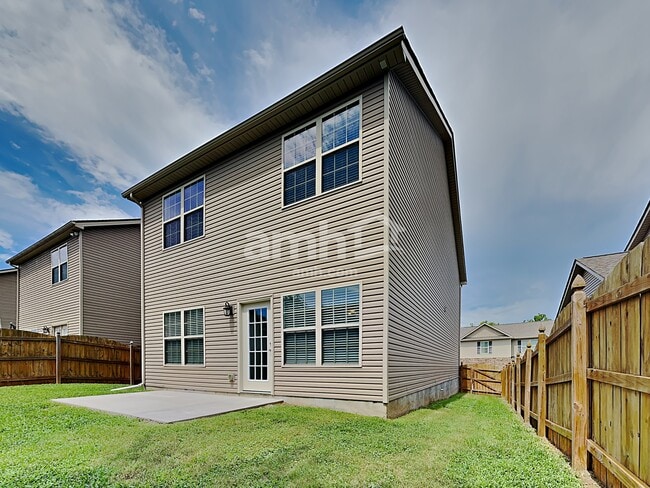 Building Photo - 7211 Deer Springs Way
