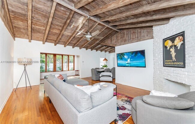 Building Photo - 2379 Overbrook St