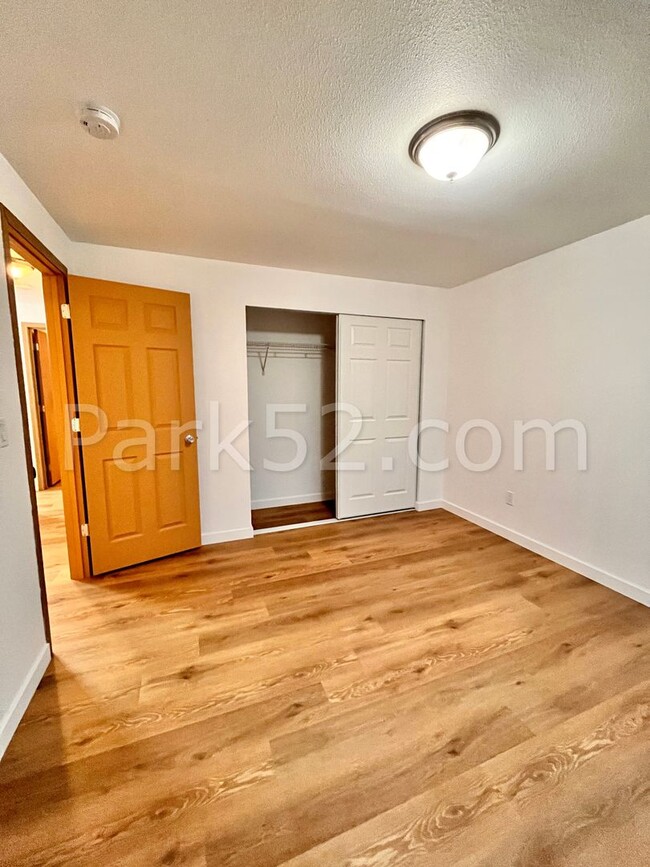 Building Photo - Remodeled 4 Bed 2.5 Bath Tacoma Single Fam...