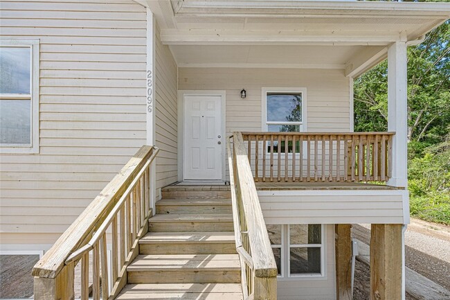 Building Photo - 28096 7 Sisters Rd