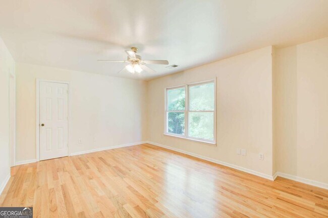 Building Photo - 2462 Empire Forest Dr