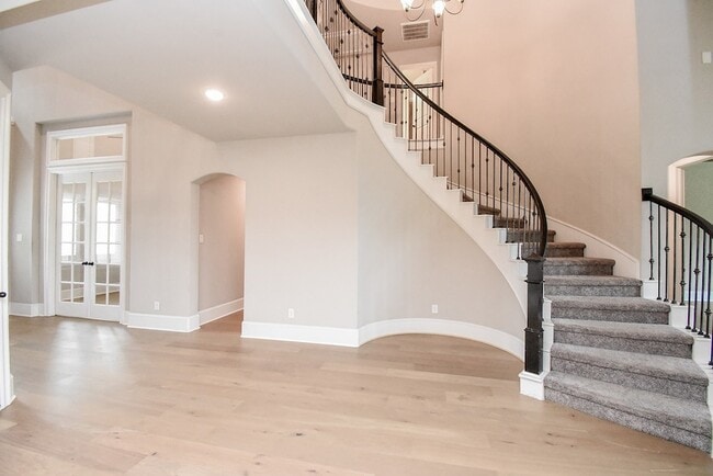 Building Photo - 10106 Cypress Path