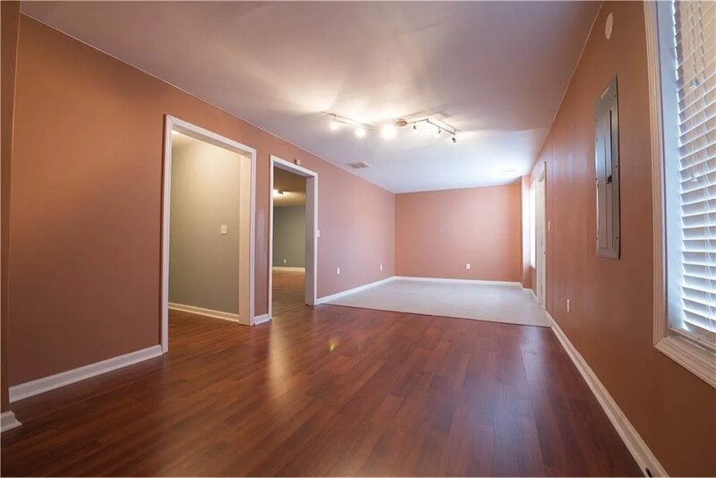 Building Photo - 3733 Roxtree Trace Dr NE