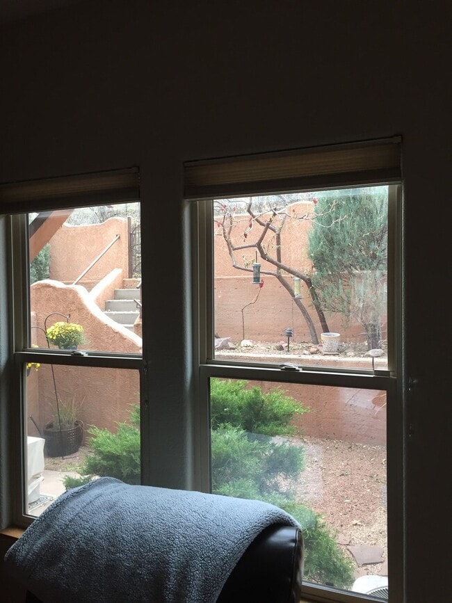 Building Photo - Manitou Springs Townhome
