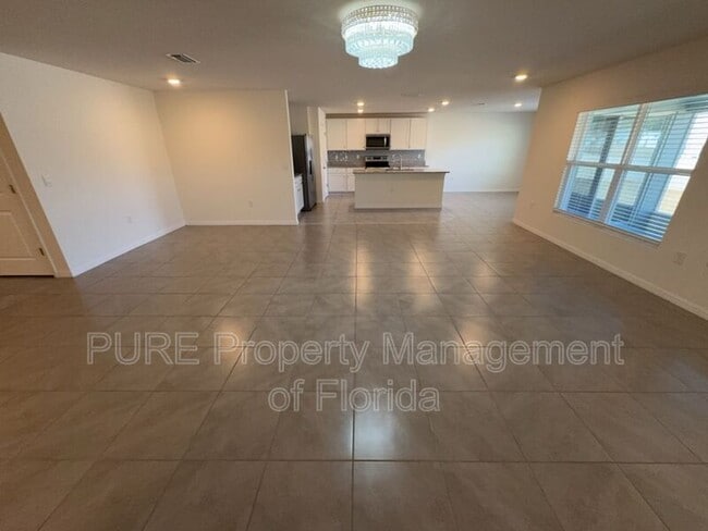 Building Photo - 618 SE 65th Terrace