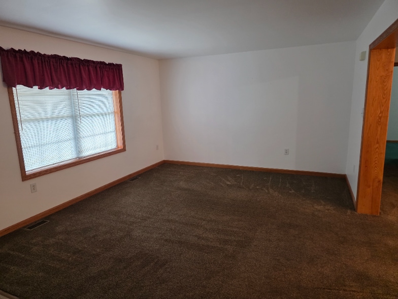 Building Photo - 405 Merri Ln