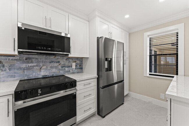 Building Photo - 14476 Amberly Ln
