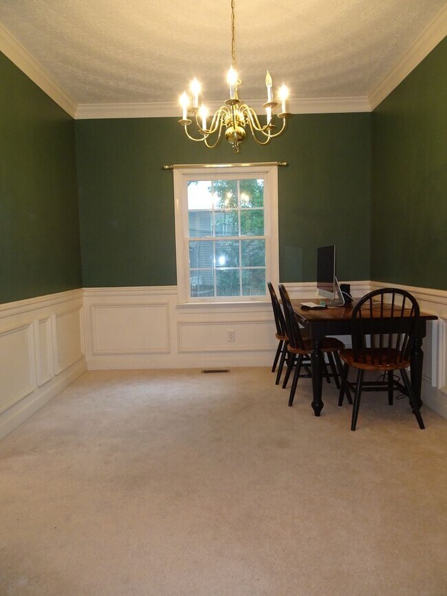 Building Photo - 4 Bedroom 2.5 Bath Home in Powhatan Secondary
