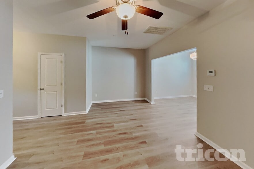 Building Photo - 512 Hickory Leaf Ct