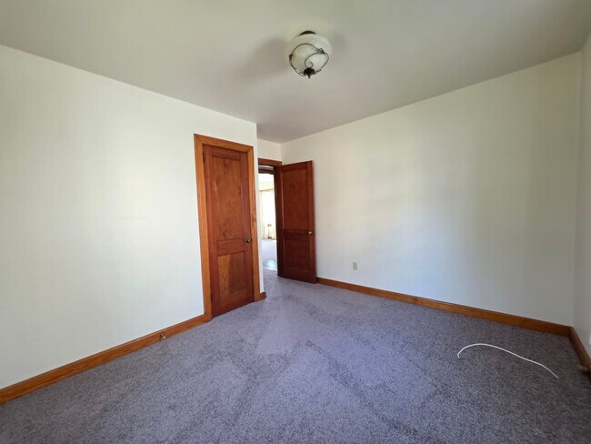 Building Photo - 1017 Tyler Ave