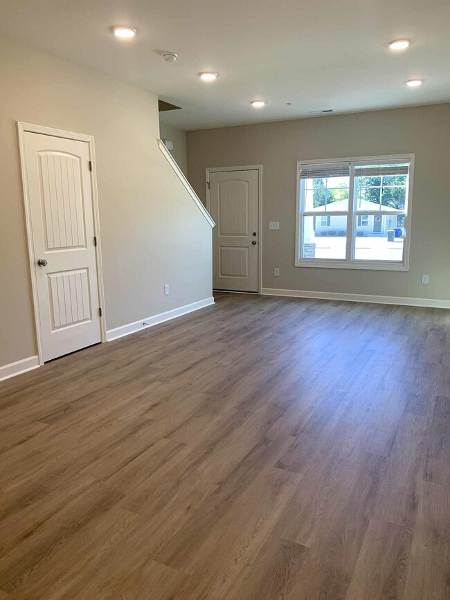 Primary Photo - 129 S 5th St