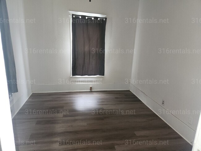 Building Photo - 1152 N Cleveland