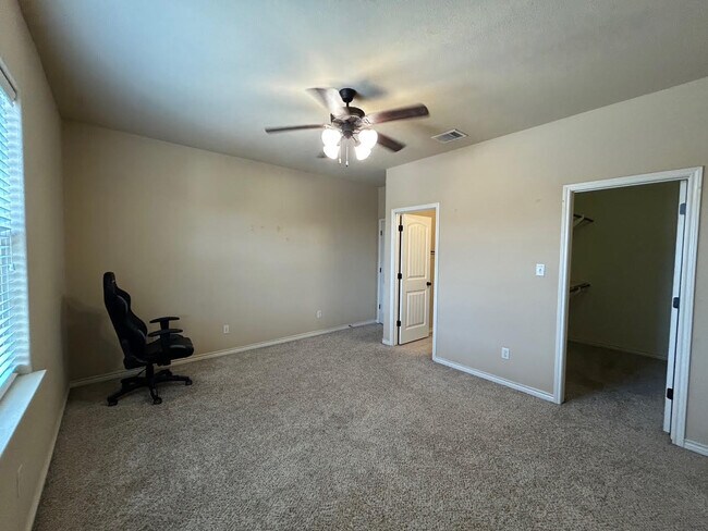 Building Photo - 405 Baby Bear Dr