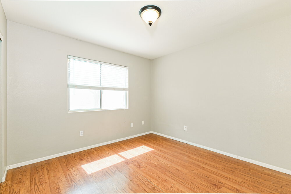 Building Photo - 1096 Pincay Dr