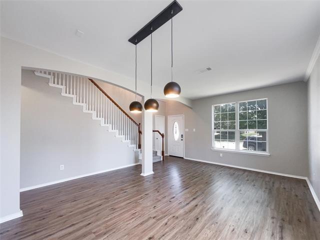 Building Photo - 7233 Lindentree Ln