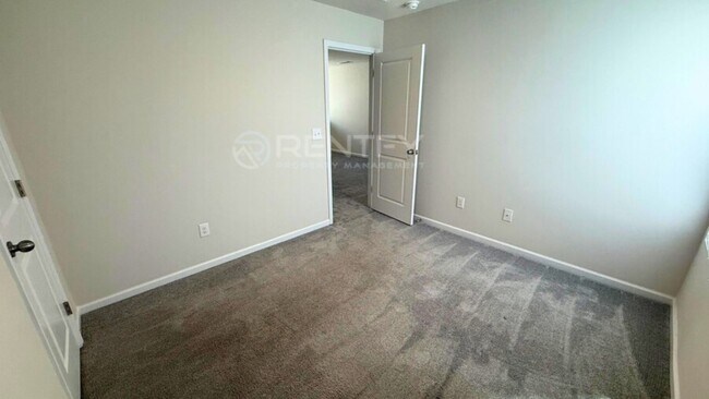 Building Photo - 2802 Legacy Rdg Ln