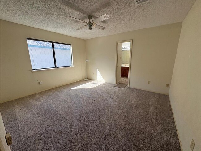 Building Photo - 1005 Wessex Way